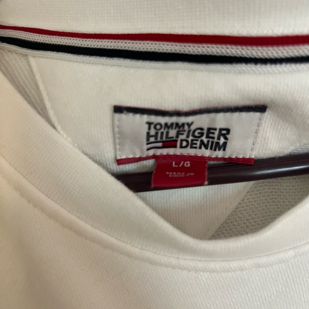 Tommy Hilfiger sweatshirt.